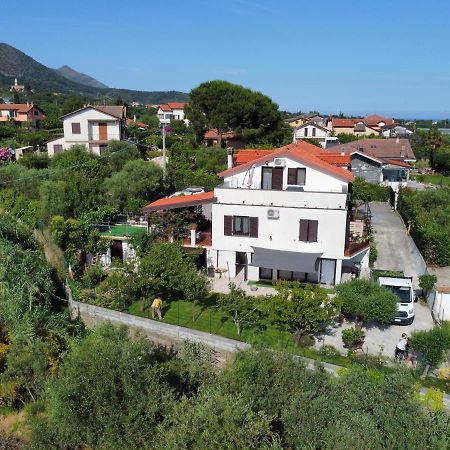 Villa Marco Aurelio Cisano sul Neva Kültér fotó